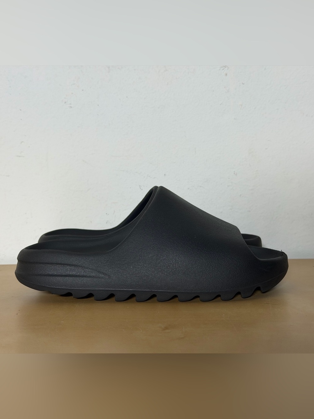 Adidas Yeezy Slide Onyx Size 8
